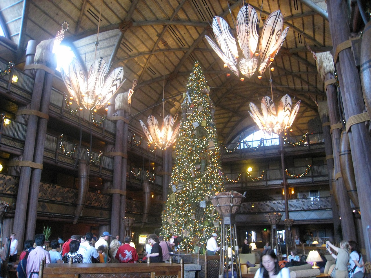 Vacation 2007-12 - Disney Parks  0889.jpg - The 2007-08 vacation to Florida included Disney World. We visited some of the larger theme Resorts along with Animal Kingdom and Disney Hollywood Studios.